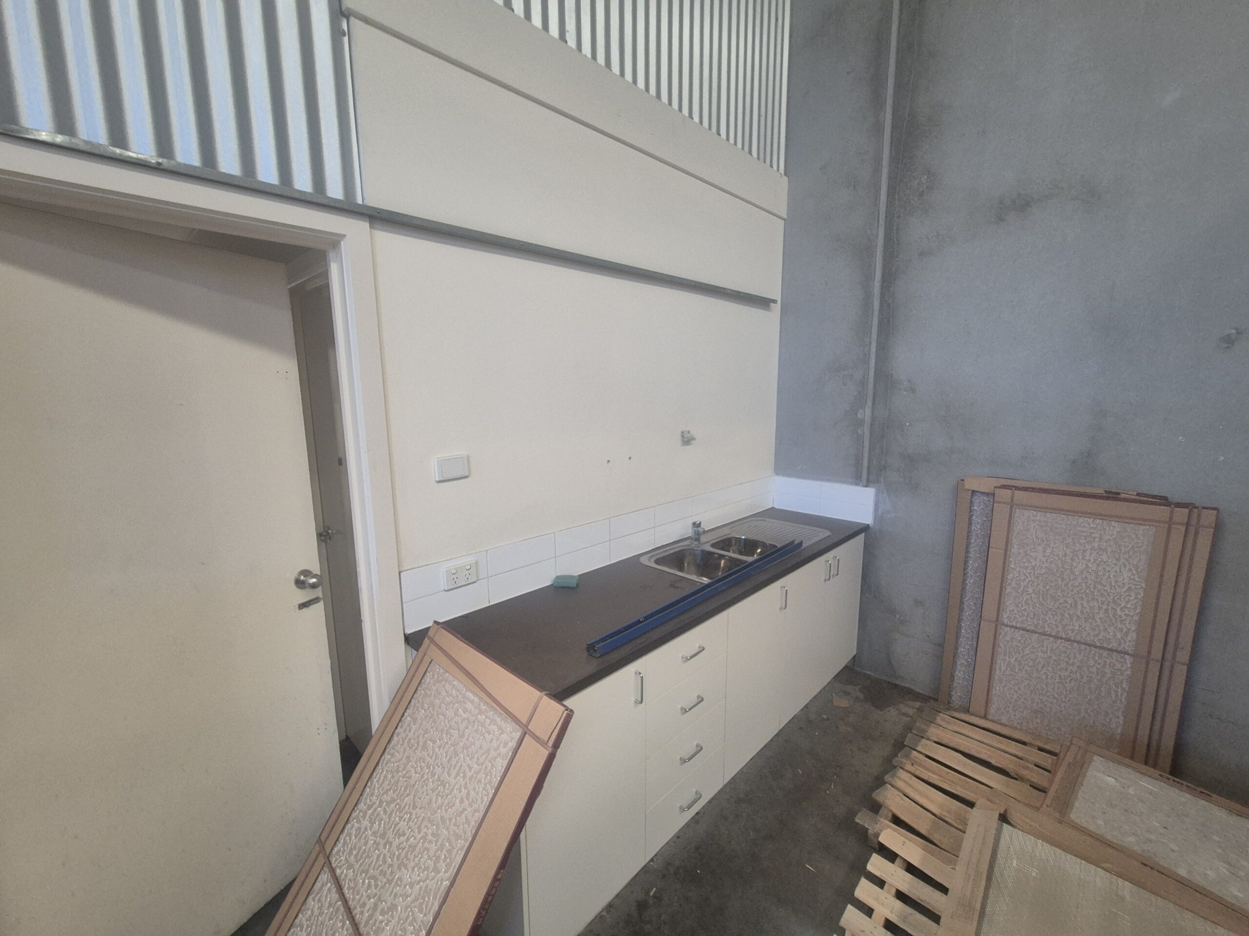 Functional Warehouse in Prime Dandenong Location